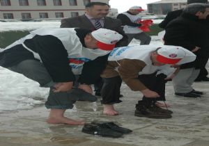 Sağlıkçılardan ilginç protesto